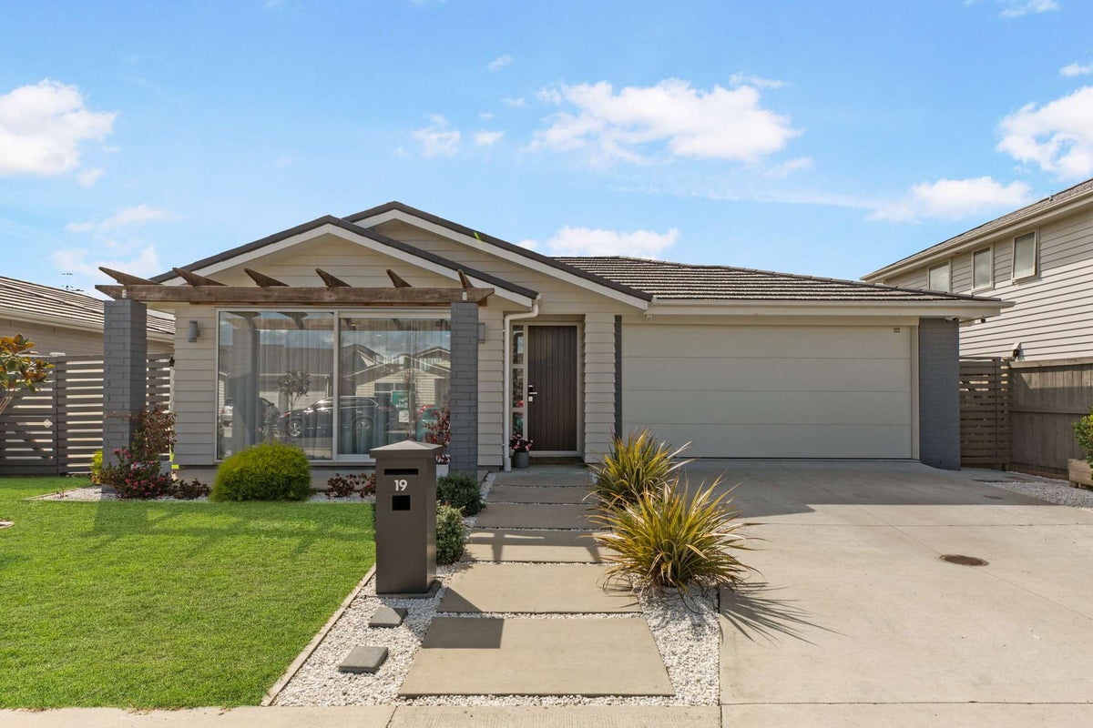 19 Gum Spear Road, Takanini, Auckland - Carousel 1