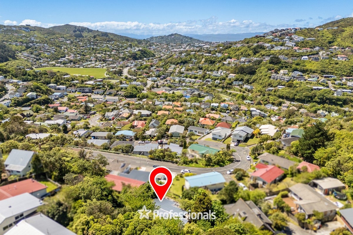 6 Swadel Way, Karori, Wellington - Carousel 2