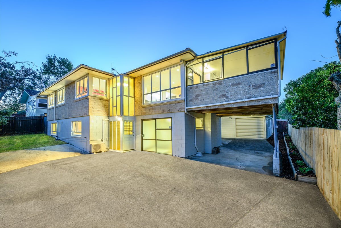 4 Barnfield Place, Glendene, Auckland - Carousel 1