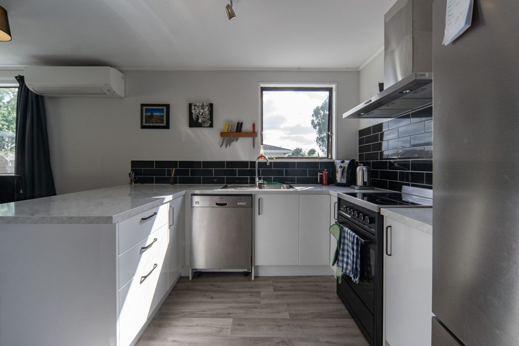33B Breckons Avenue, Nawton, Hamilton - Carousel 1