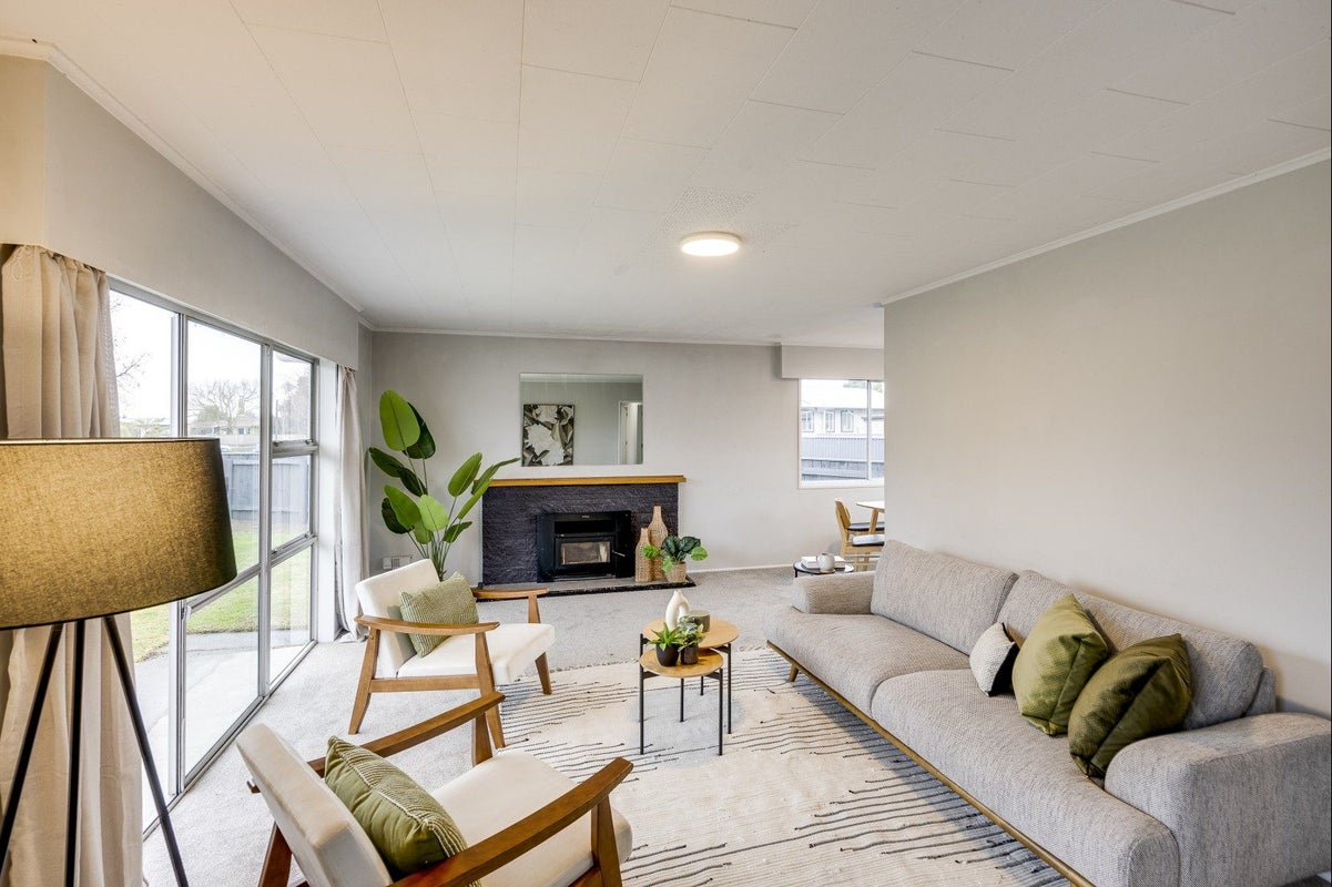 15 Liverpool Crescent, Tamatea, Napier - Carousel 1