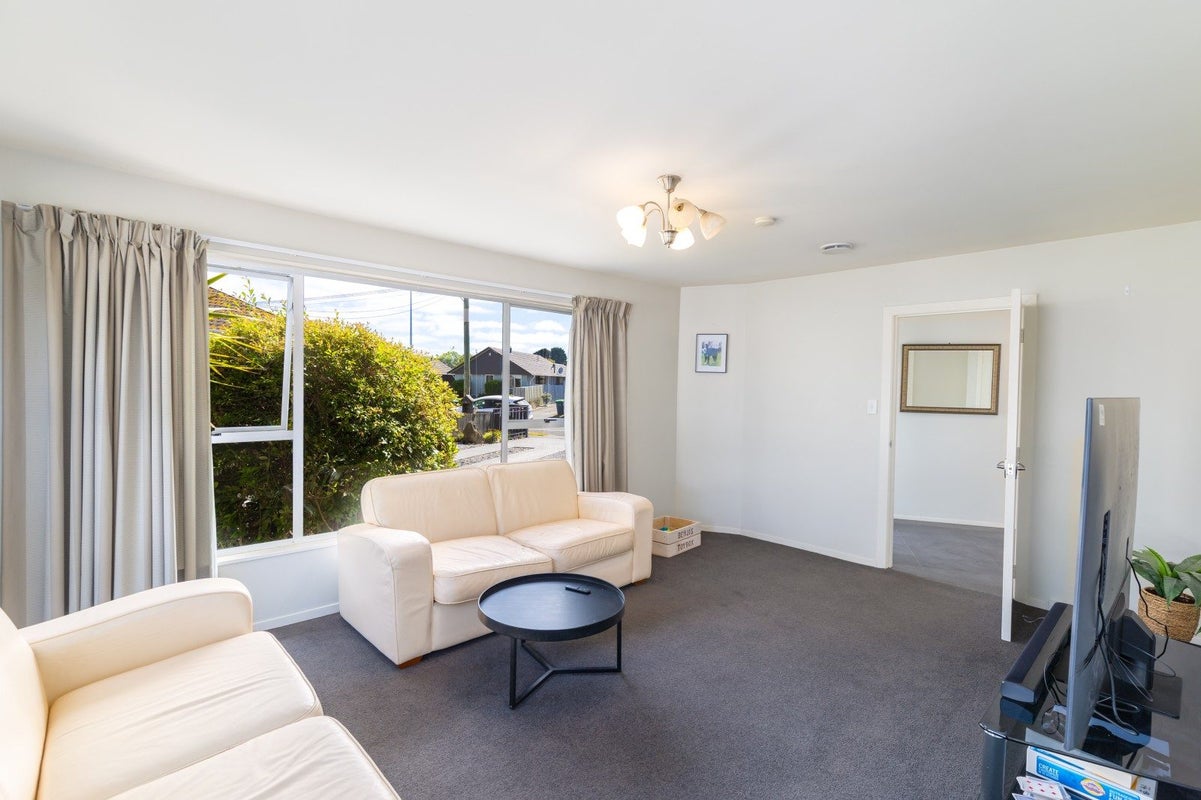 476 Mairehau Road, Parklands, Christchurch - Carousel 2