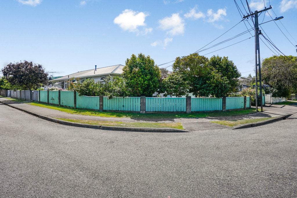 1 Junction Street, Fairfield, Lower Hutt - Carousel 18