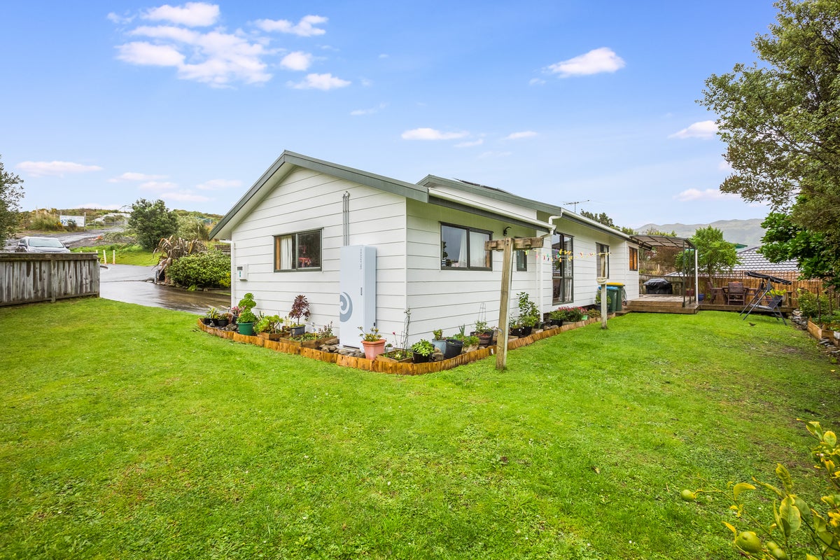8 Ribbonwood Terrace, Ranui, Porirua - Carousel 20