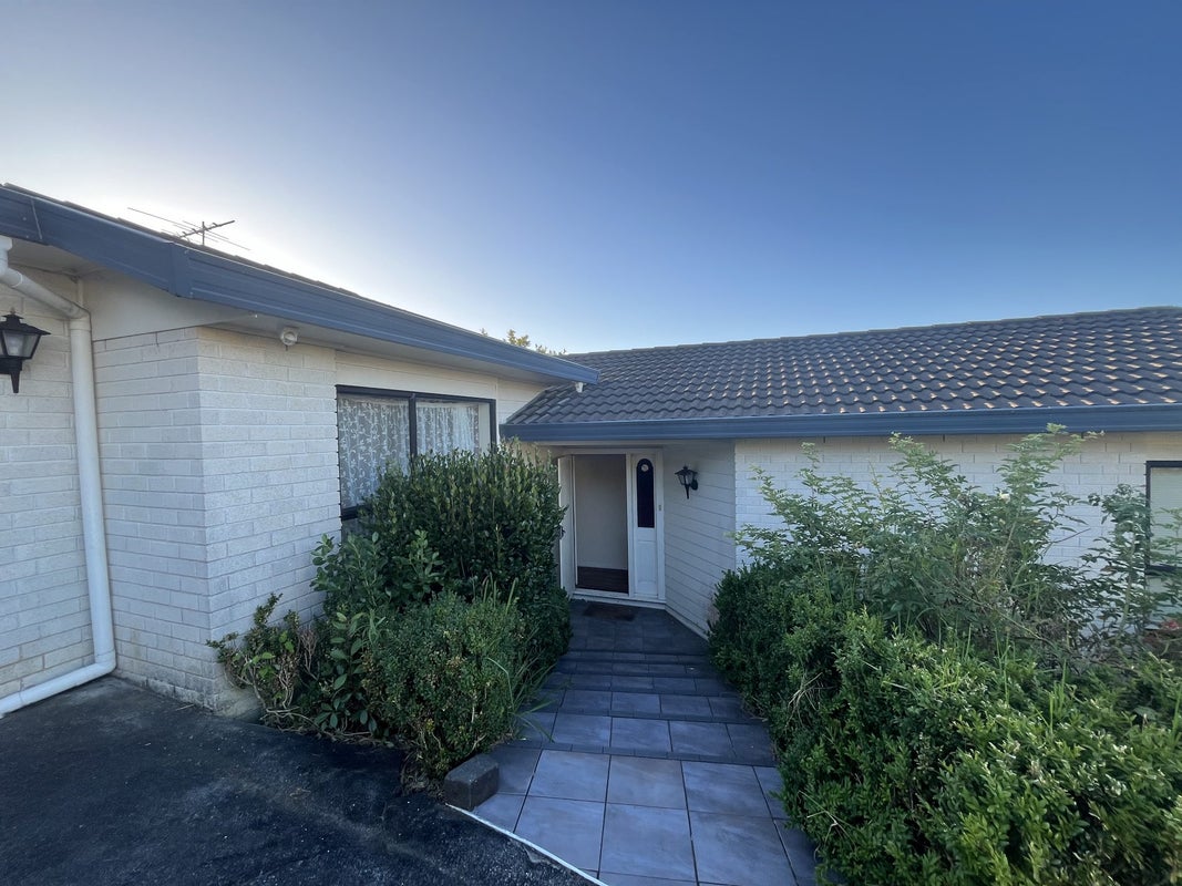 10 Mercury Lane, Windsor Park, Auckland - Carousel 1