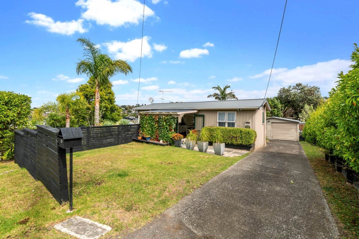 23 Penton Road, Stanmore Bay, Whangaparaoa - Carousel 1