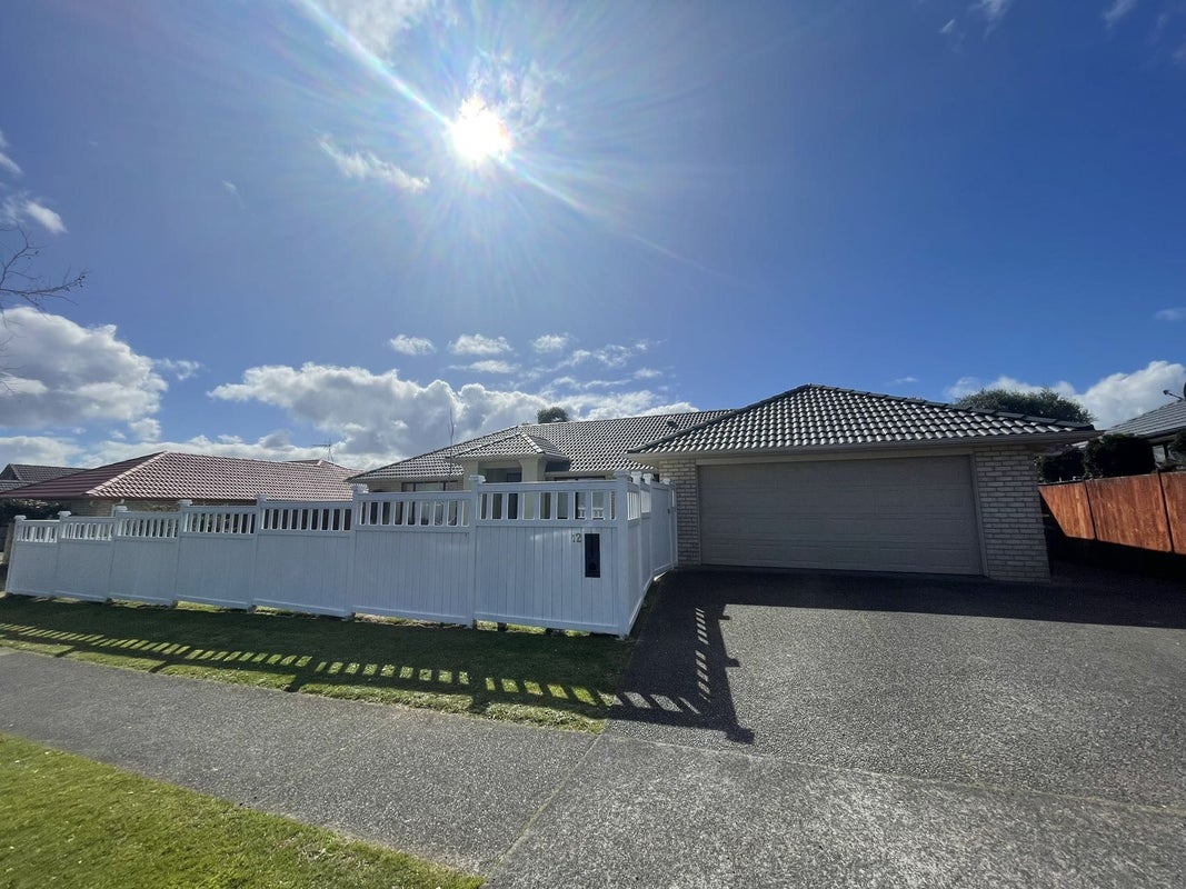 12 Lansell Drive, East Tamaki Heights, Auckland - Carousel 24