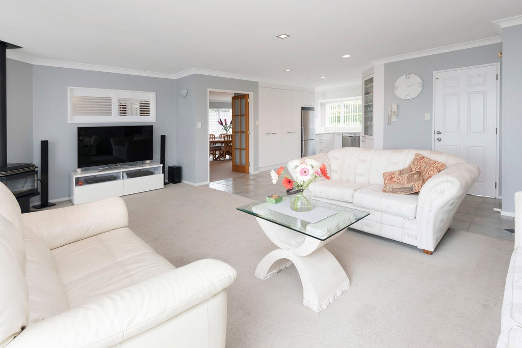 14 Chisbury Terrace, Shelly Park, Auckland - Carousel 2