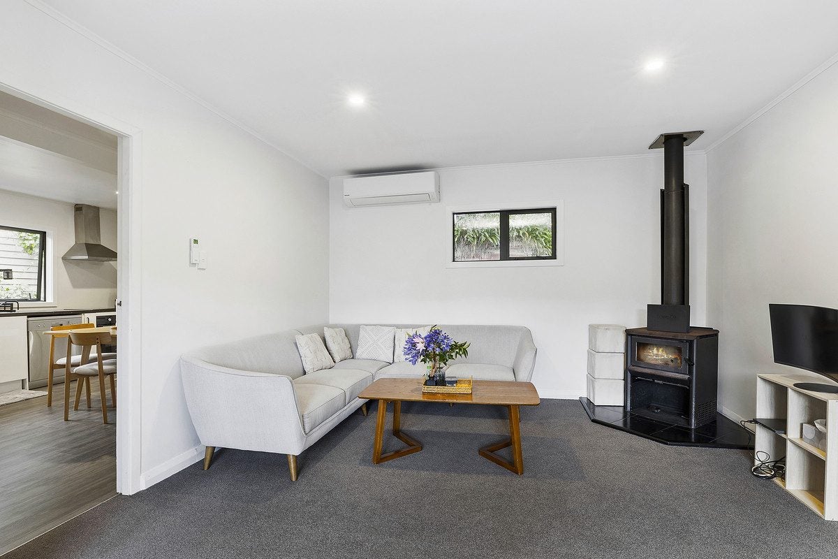 58 Cluny Road, Plimmerton, Porirua - Carousel 2