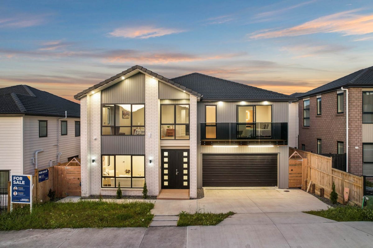 21 Dungloe Avenue, Flat Bush, Auckland - Carousel 2