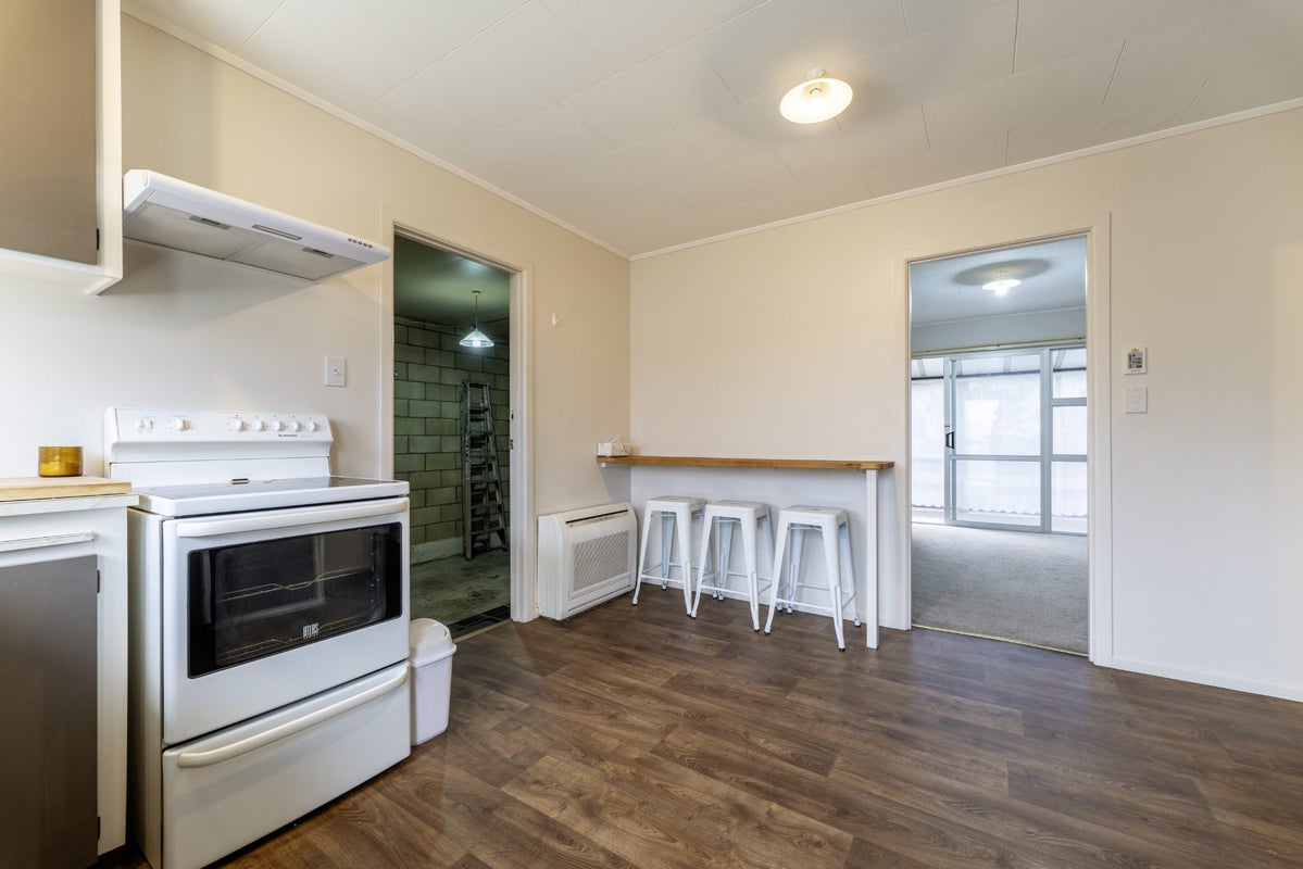 2/164 North Street, West End, Timaru - Carousel 1
