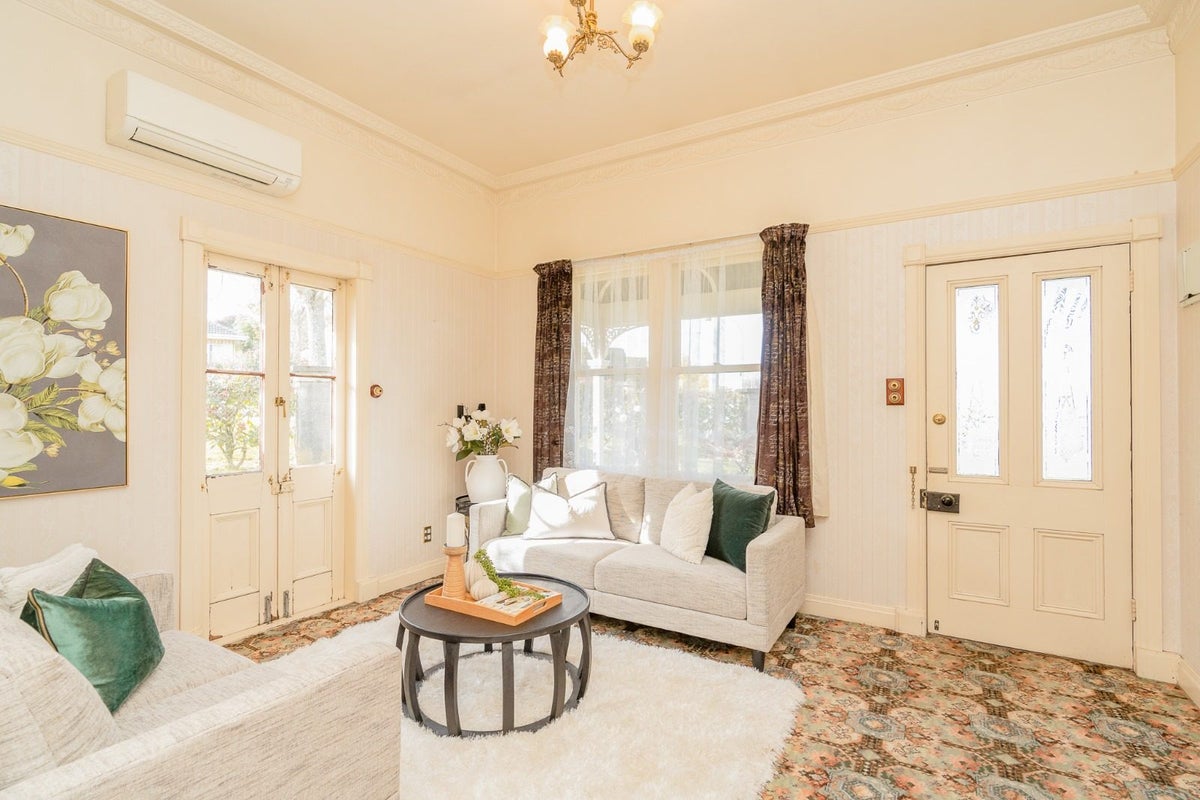 1 Knighton Road, Hillcrest, Hamilton - Carousel 2