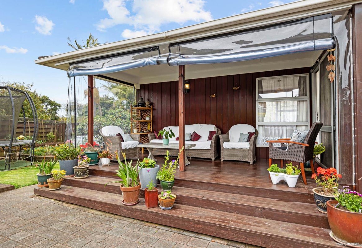 16 Kurnell Drive, Botany Downs, Auckland - Carousel 2