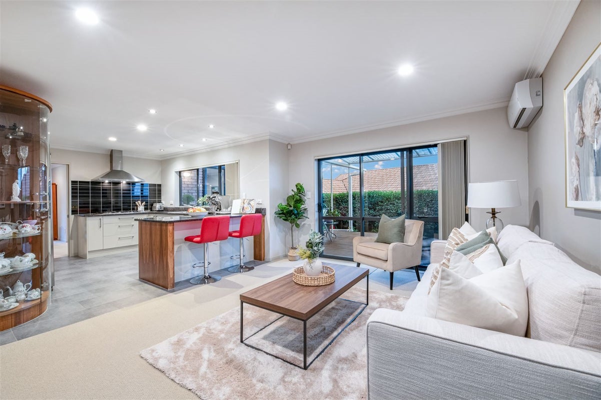 6 Leafield Crescent, Henderson, Auckland - Carousel 2