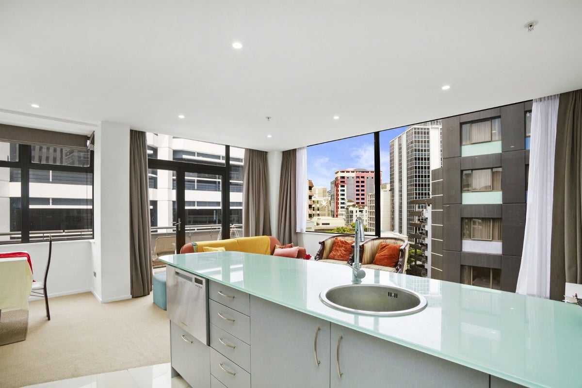 1103/332 Lambton Quay, Wellington Central, Wellington - Carousel 1