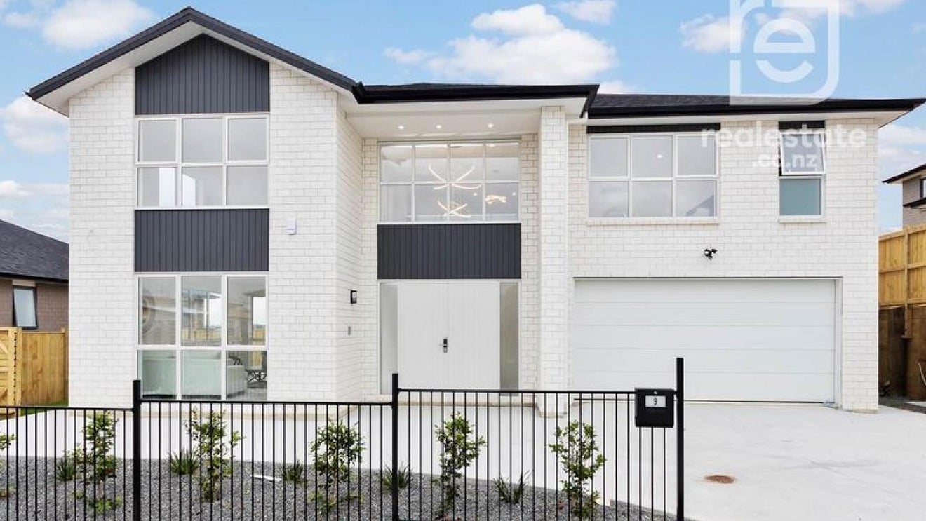 9 Lumber Rise, Swanson, Auckland - Carousel 1