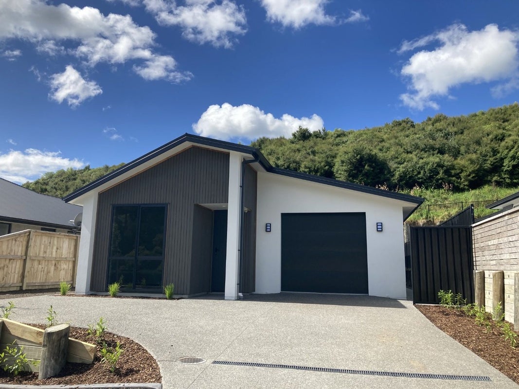 297 Lakes Boulevard, Pyes Pa, Tauranga - Carousel 1