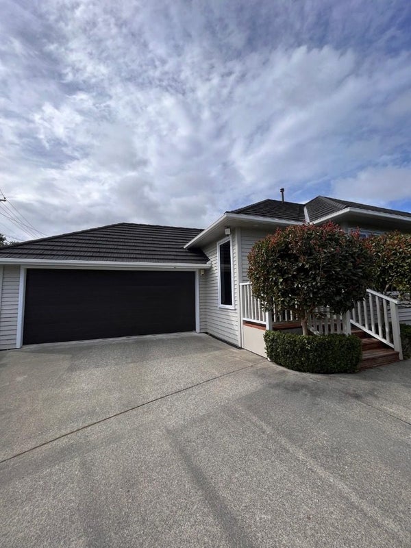 8 Melvill Grove, Waterloo, Lower Hutt - Carousel 1