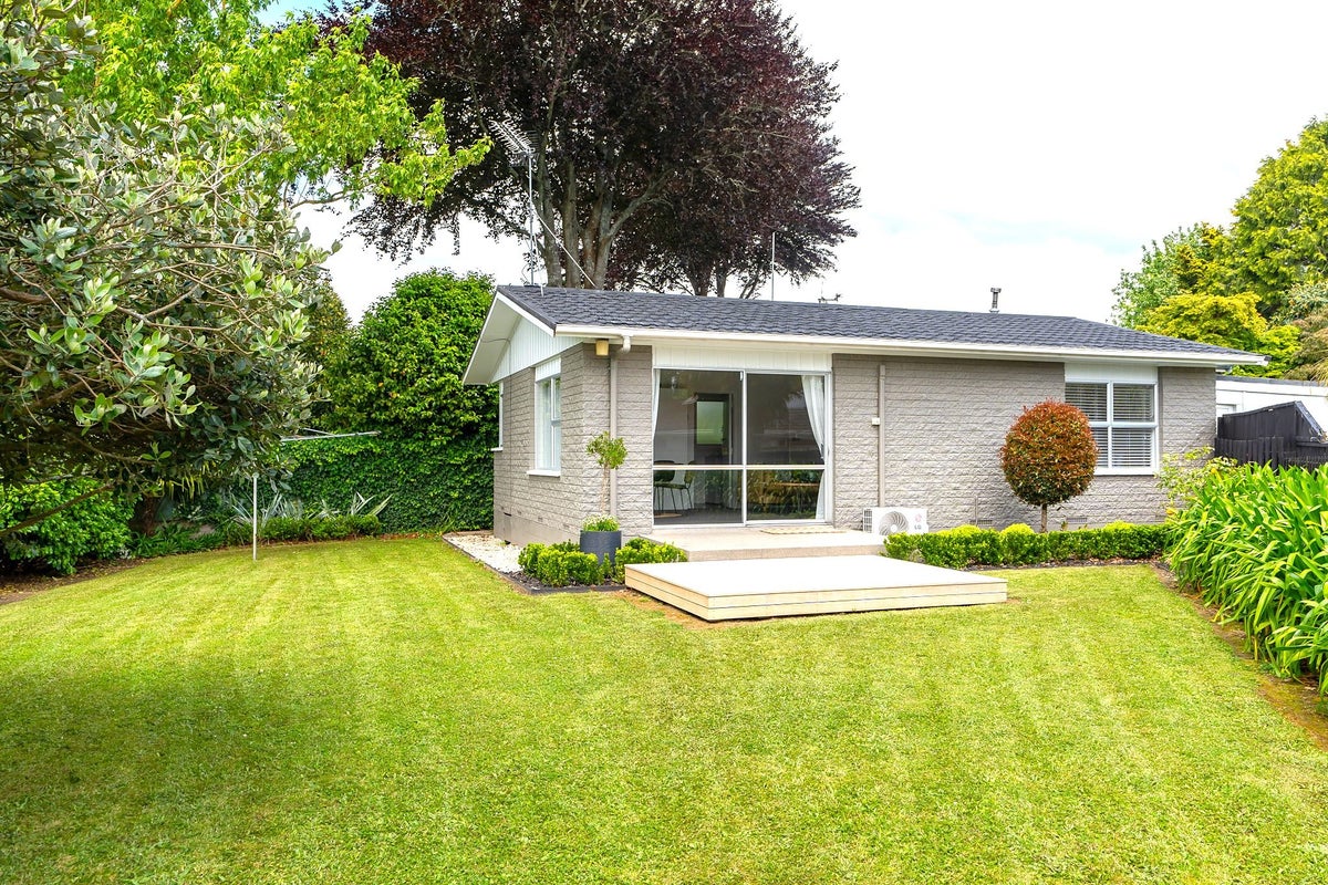 32 Aurora Terrace, Hillcrest, Hamilton - Carousel 2