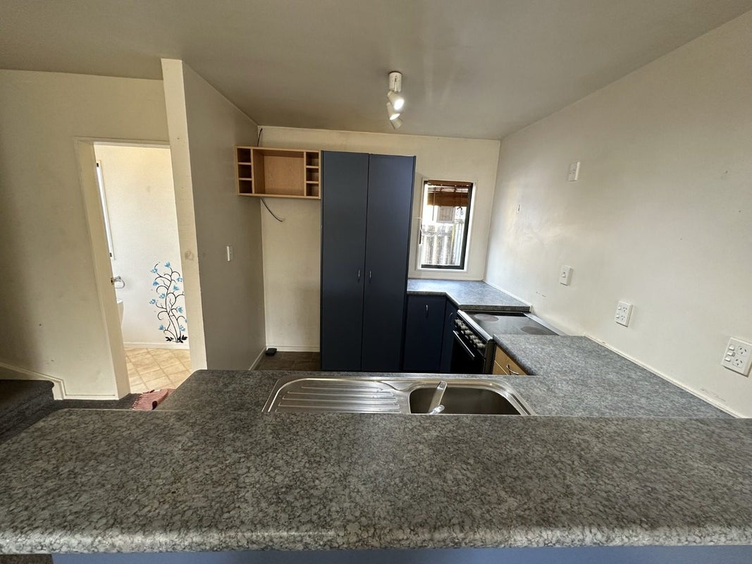 2/1 Paterson Street, Frankton, Hamilton - Carousel 2