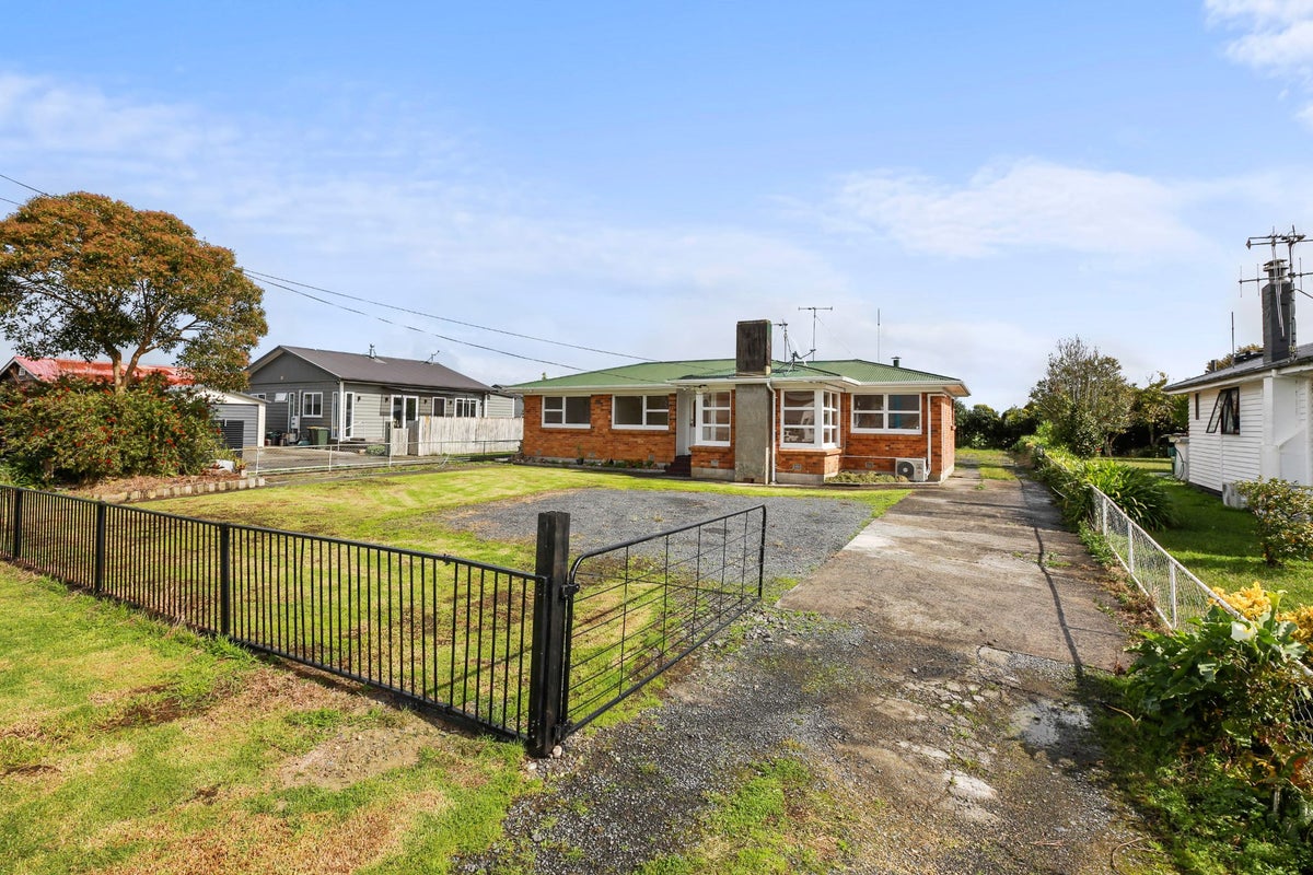 494 Hauraki Road, Thames - Carousel 11