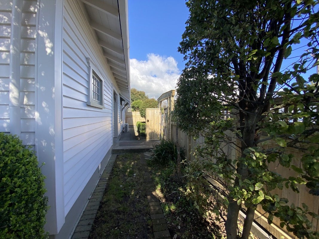 164 Lemon Street, Strandon, New Plymouth - Carousel 13