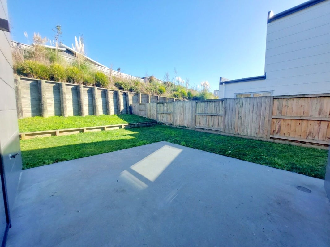 35 Ridgedale Crescent, Flagstaff, Hamilton - Carousel 21