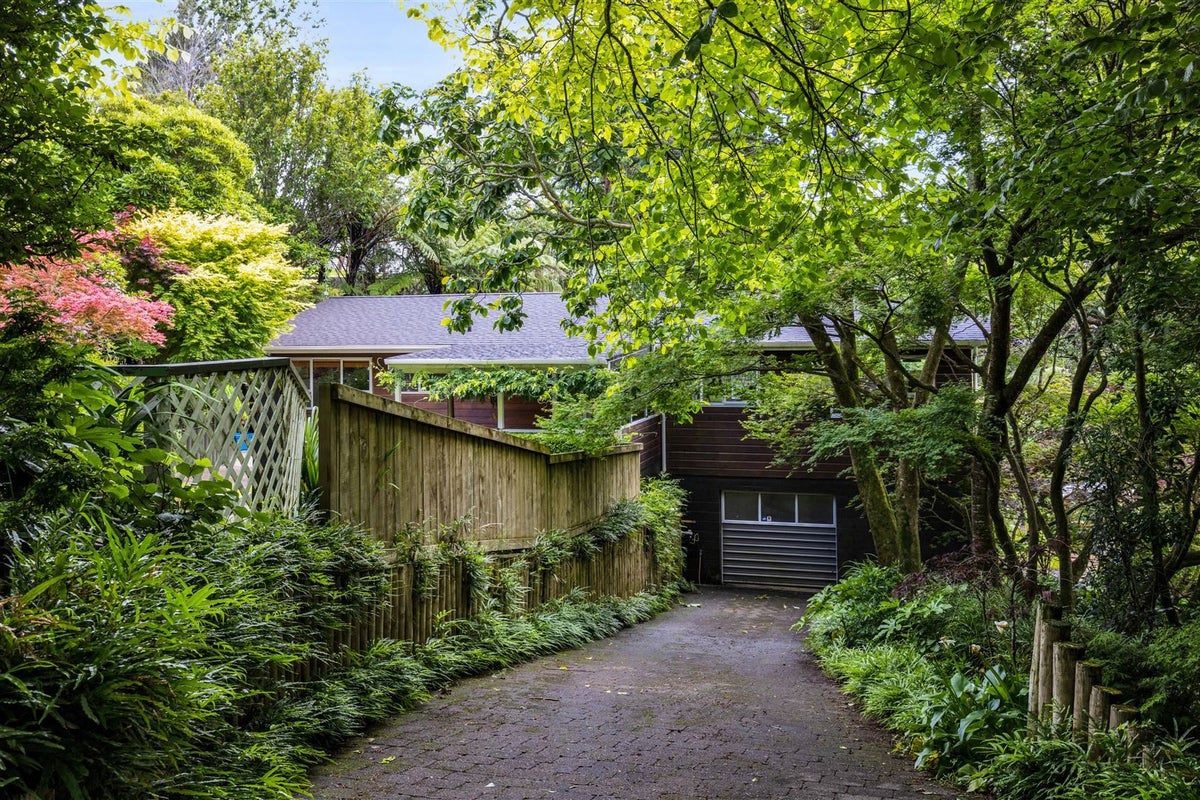 25 Saxton Road, Upper Vogeltown, New Plymouth - Carousel 29