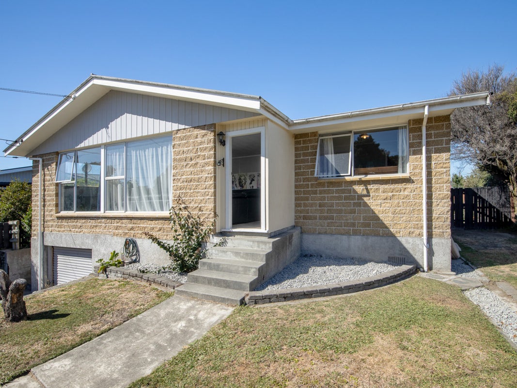 7 Collett Place, Riversdale, Blenheim - Carousel 1