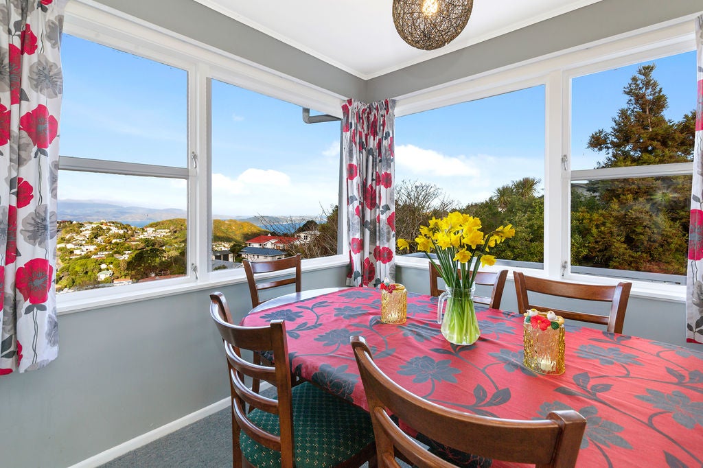 12 Salford Street, Newlands, Wellington - Carousel 1
