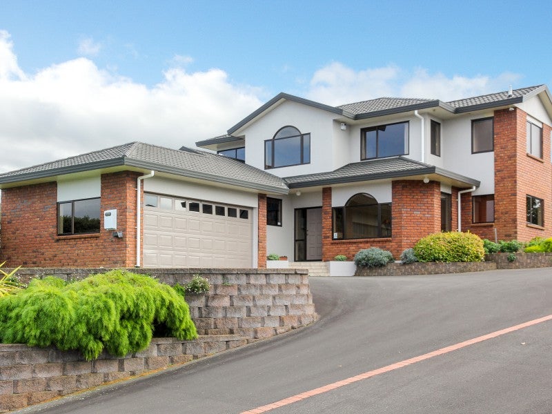 7 Sandel Rise, Merrilands, New Plymouth - Carousel 1