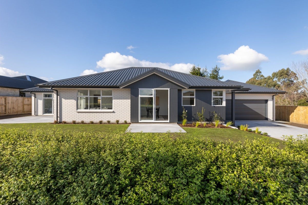 11 Gabriela Close, Pyes Pa, Tauranga - Carousel 2