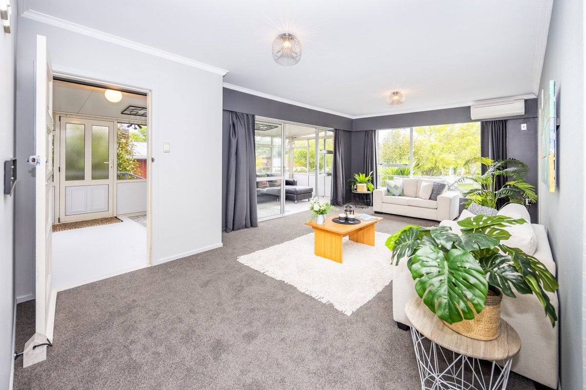 5 Sunnyhills Avenue, Glenview, Hamilton - Carousel 1