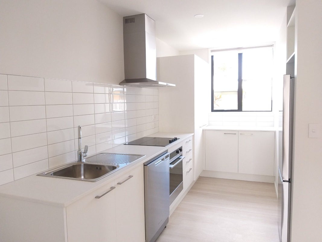 4 Verlamio Lane, Edgeware, Christchurch - Carousel 2