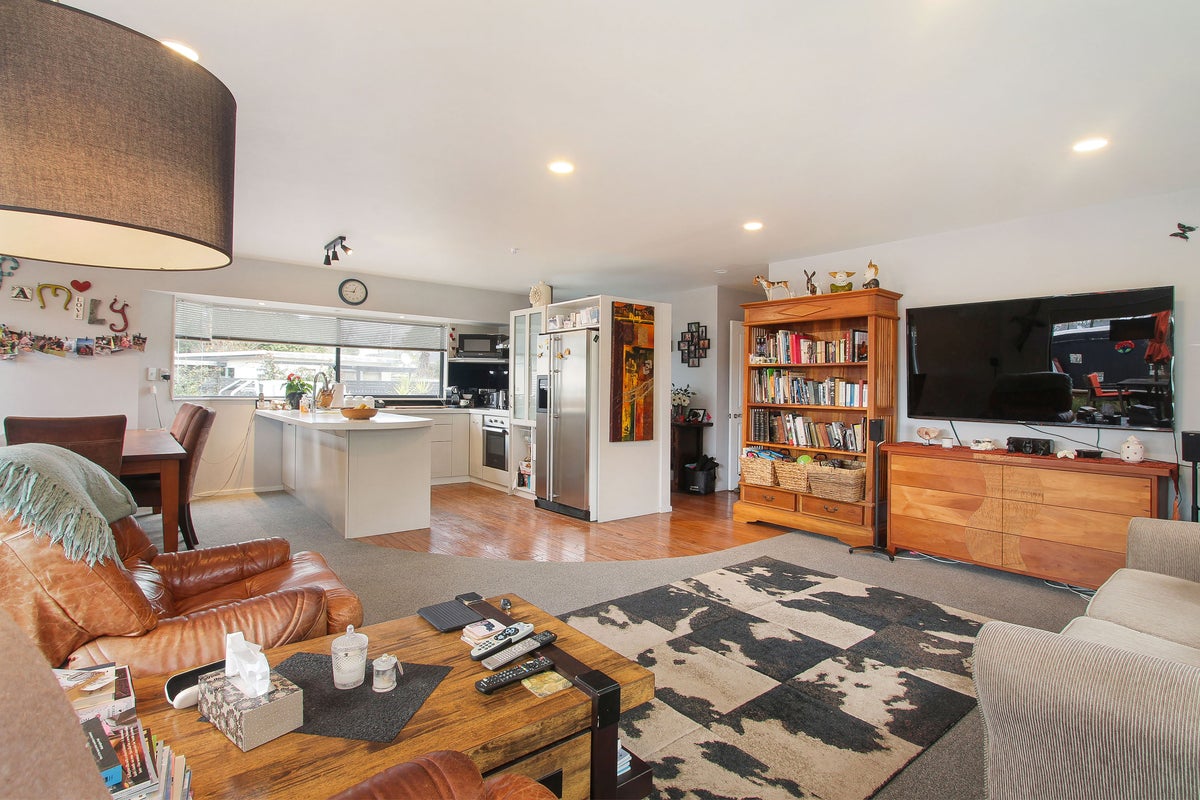 23A Kervil Avenue, Te Atatu Peninsula, Auckland - Carousel 1