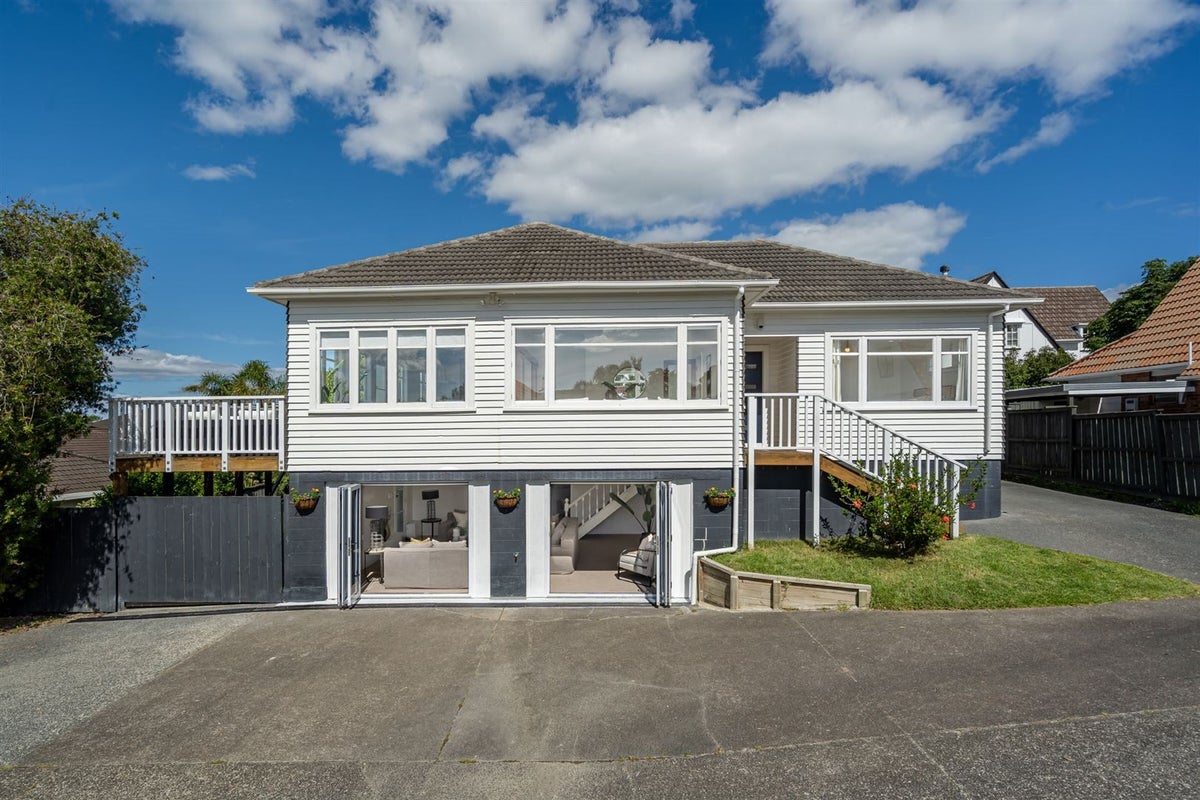 2/5 Elderwood Lane, Belmont, Auckland - Carousel 1
