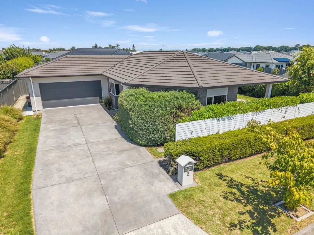 2 Drovers Way, Frimley, Hastings - Carousel 1