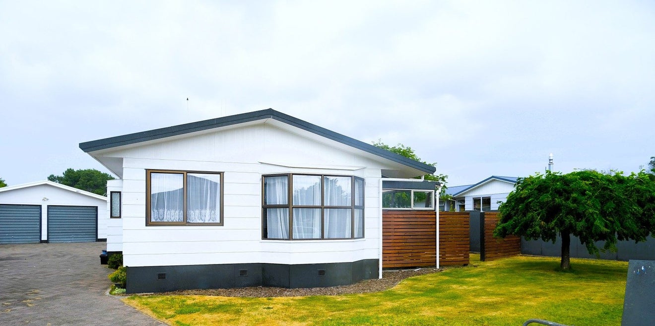 14 Anna Place, Hilltop, Taupo - Carousel 1