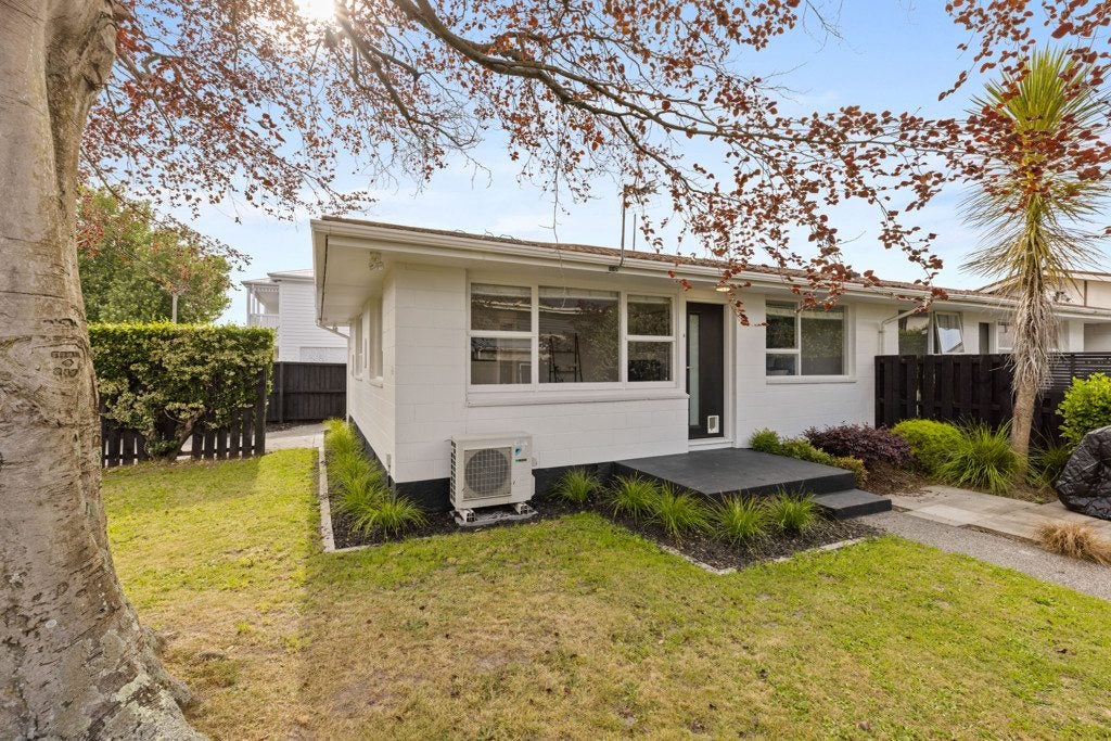 1/82 Holly Road, St Albans, Christchurch - Carousel 1