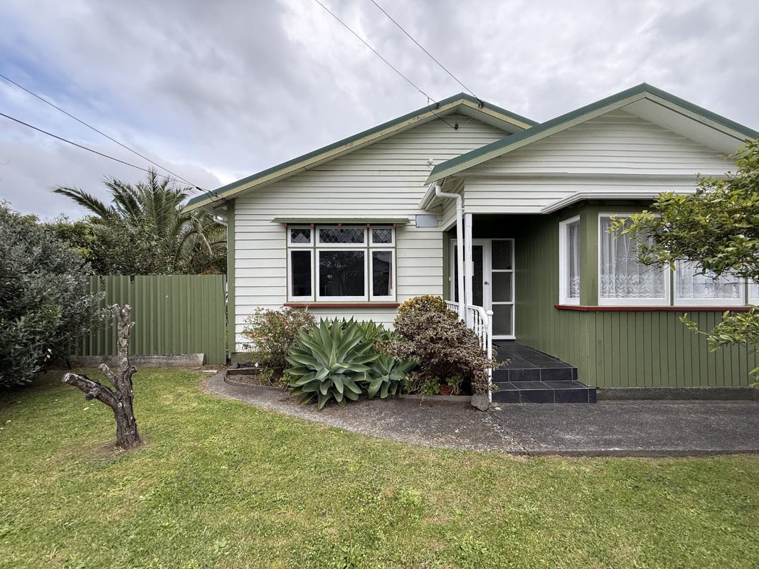 6 Valentine Street, Alicetown, Lower Hutt - Carousel 1