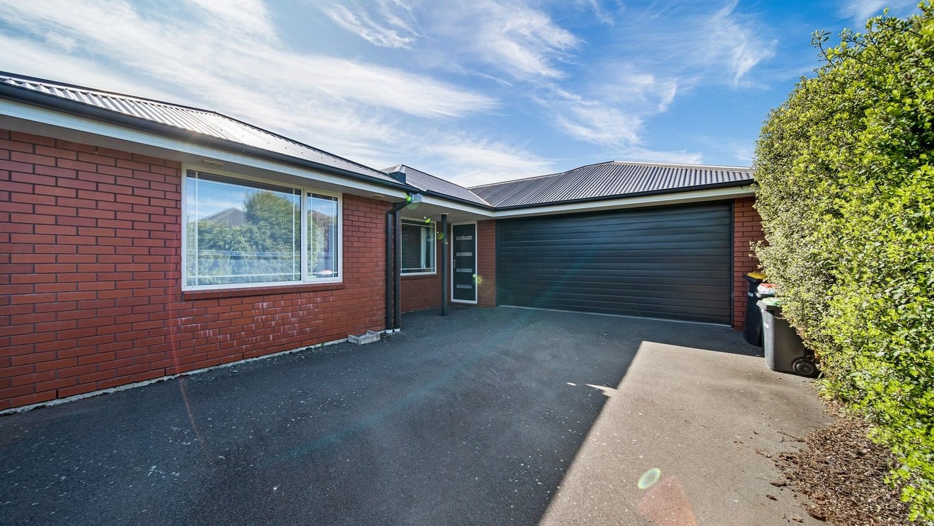 18A Date Crescent, Aidanfield, Christchurch - Carousel 1