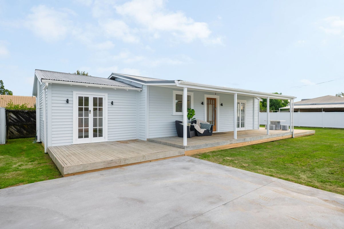 30 Storey Avenue, Forest Lake, Hamilton - Carousel 1