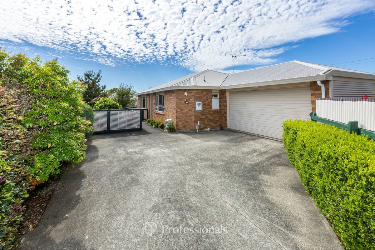 27B Thackeray Street, Trentham, Upper Hutt - Carousel 1