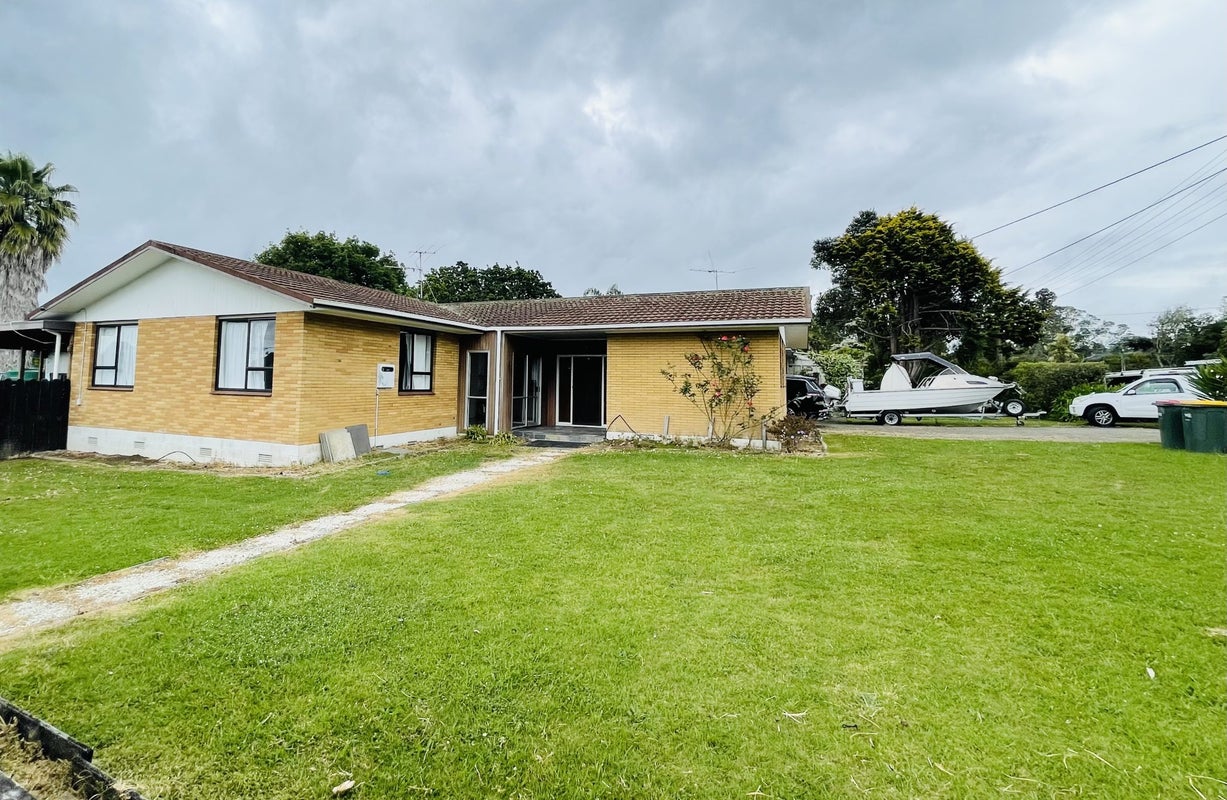 30 Ferry Parade, Herald Island, Auckland - Carousel 22
