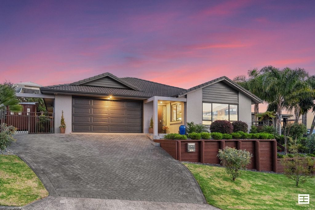 8 Siemonek Rise, Bethlehem, Tauranga - Carousel 1