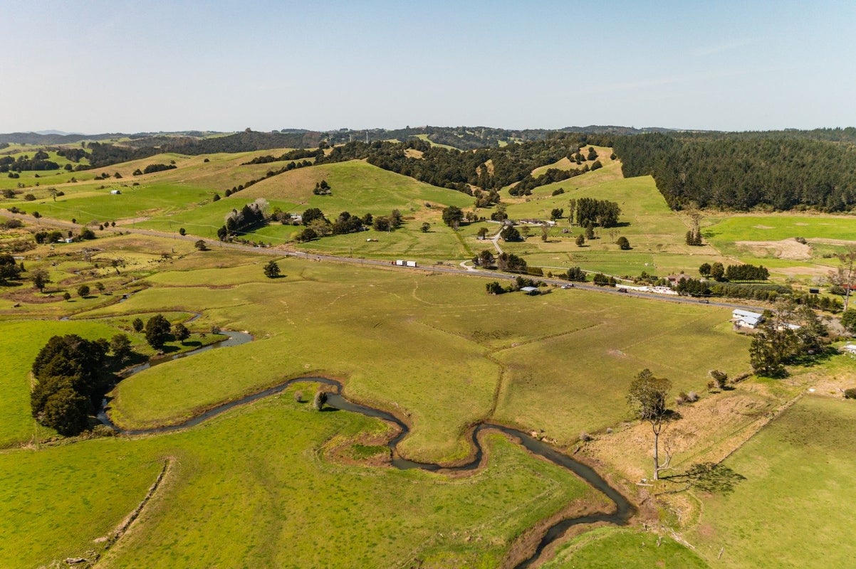 0 State Highway 10, Pakaraka - Carousel 1