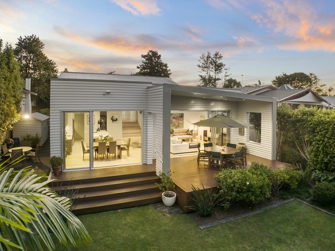33 Burch Street, Mount Albert, Auckland - Carousel 1