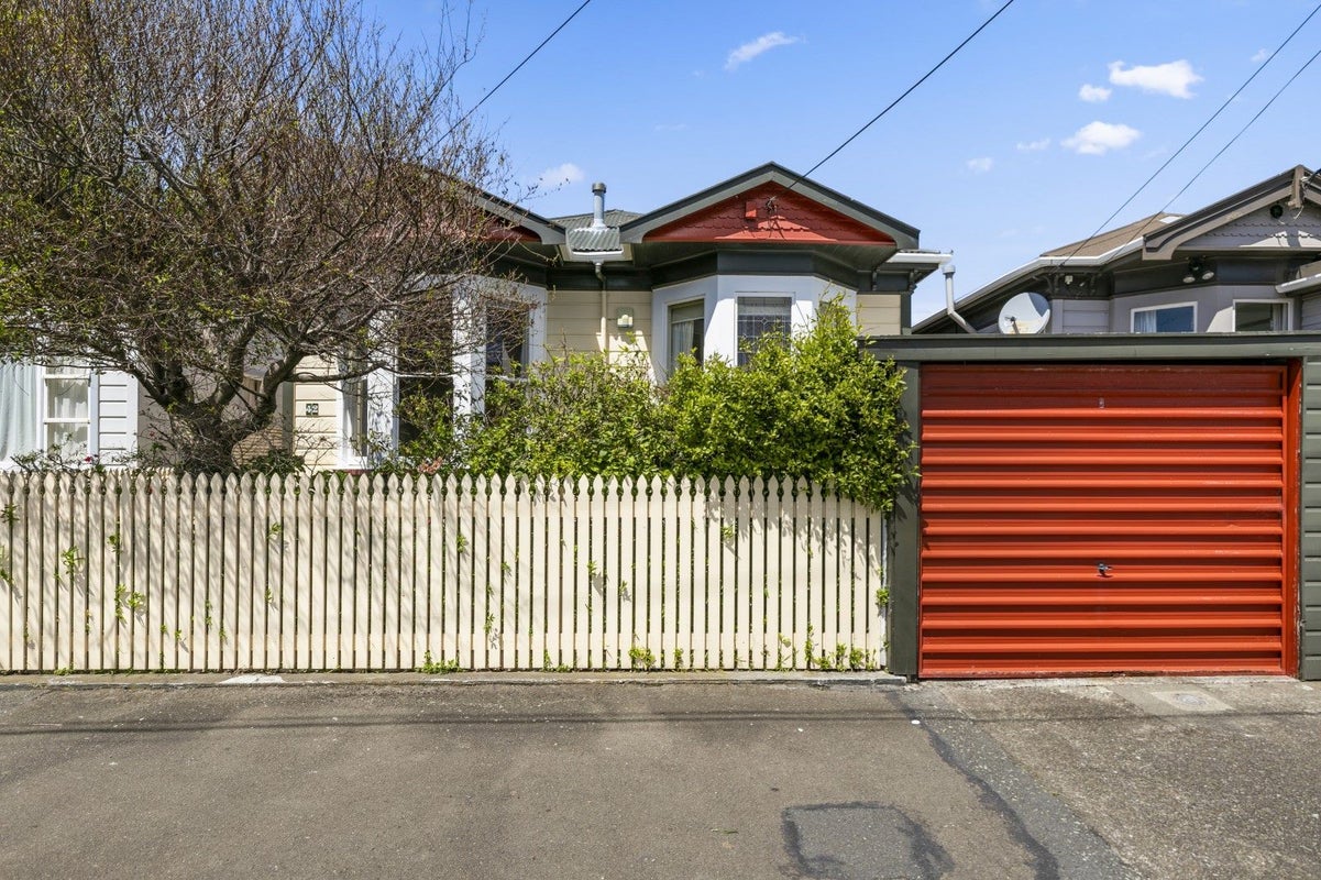 42 Bolton Street, Petone, Lower Hutt - Carousel 25