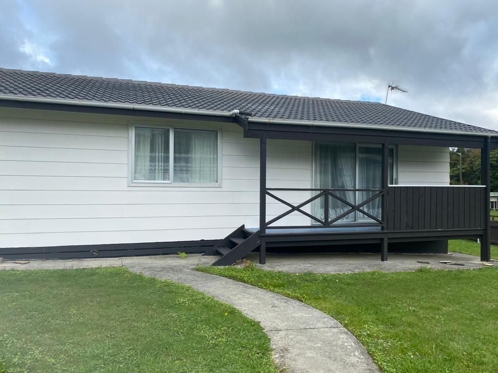 11 Becks Close, Kelson, Lower Hutt - Carousel 1