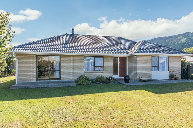 39 Belvedere Avenue, Waikanae - Carousel 1